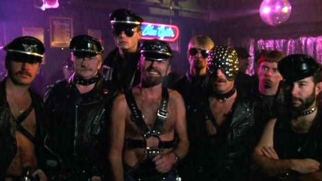 Гей-парад под МВД, — соцсети бурно отреагировали на митинг милиционеров Гей-парад под МВД, — соцсети бурно отреагировали на митинг милиционеров