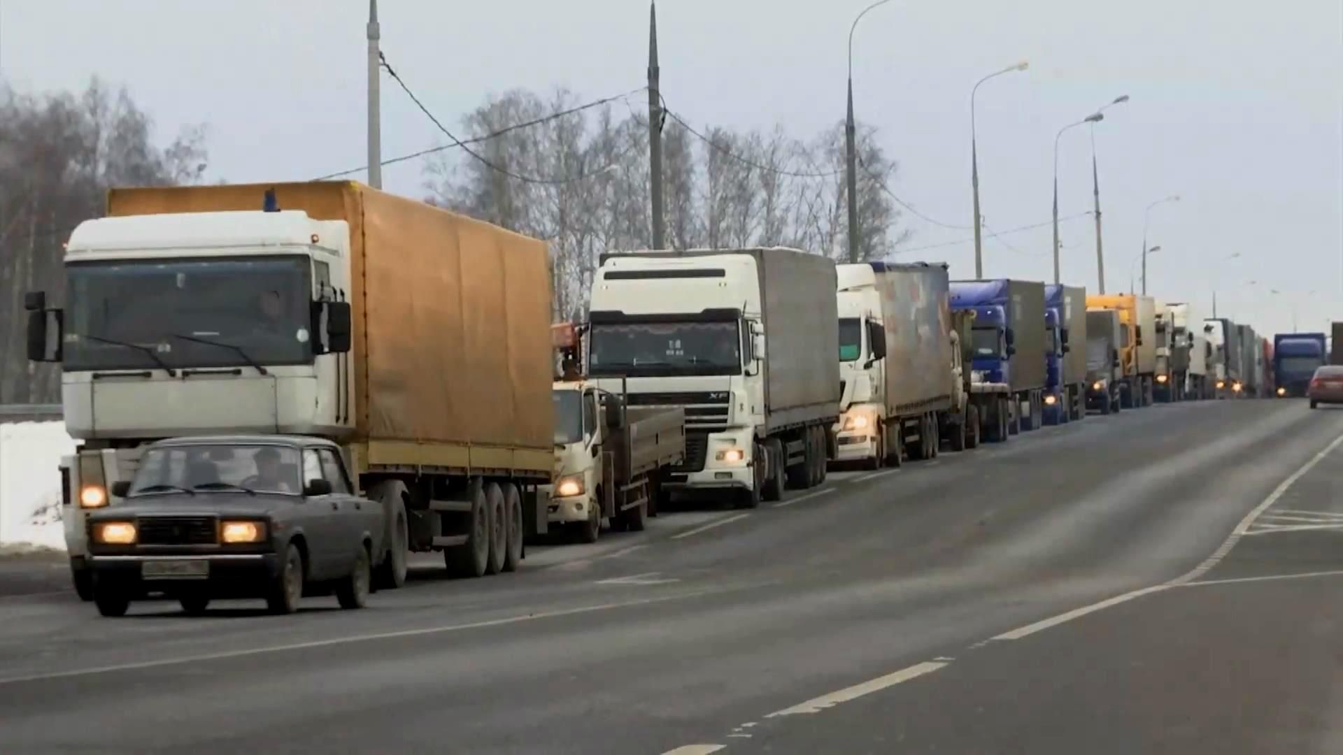 Російські далекобійники висунули Путіну ультиматум Російські далекобійники висунули Путіну ультиматум