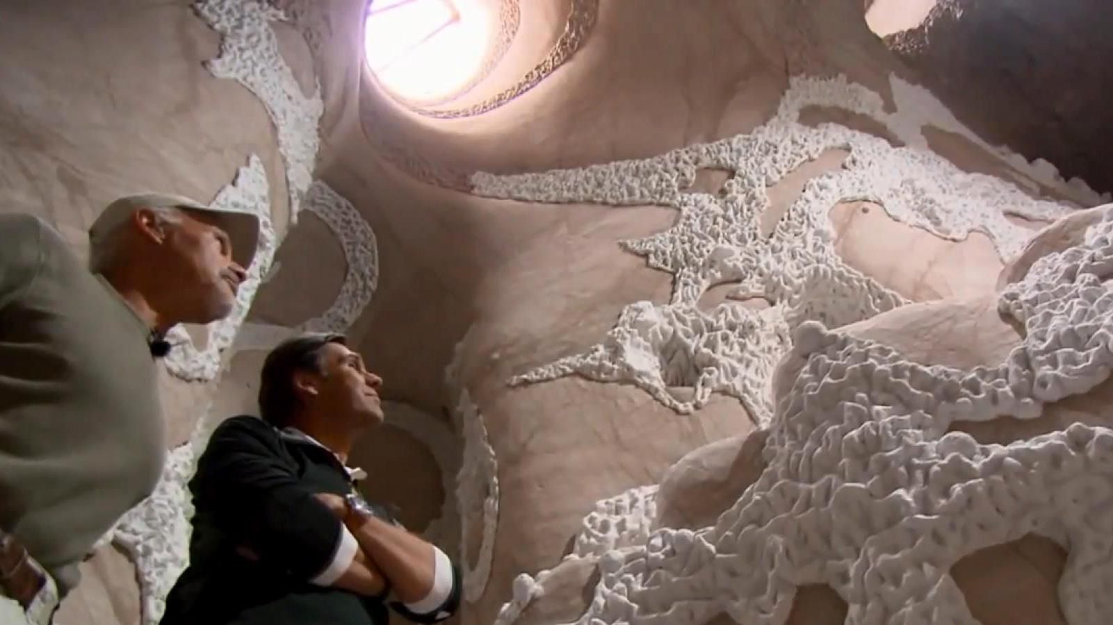 Скульптор чверть століття створює дивовижні печери у США
