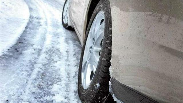 В Киеве штормит: людей просят пересаживаться на общественный транспорт