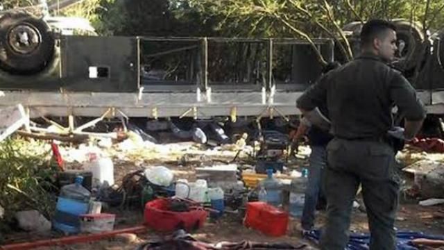 Ужасная авария в Аргентине: полицейский автобус сорвался в пропасть, 41 погибший Ужасная авария в Аргентине: полицейский автобус сорвался в пропасть, 41 погибший