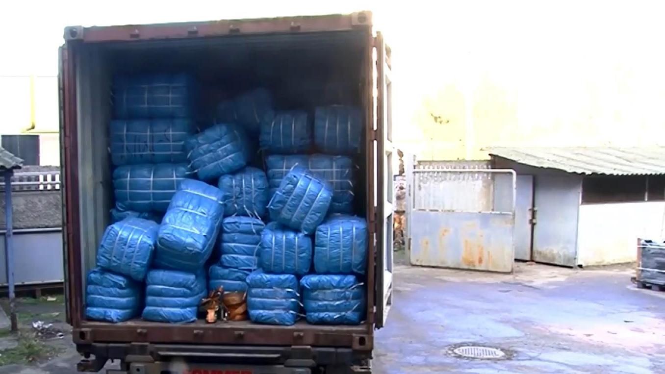 Україна отримала найбільшу гуманітарку за весь час АТО Україна отримала найбільшу гуманітарку за весь час АТО