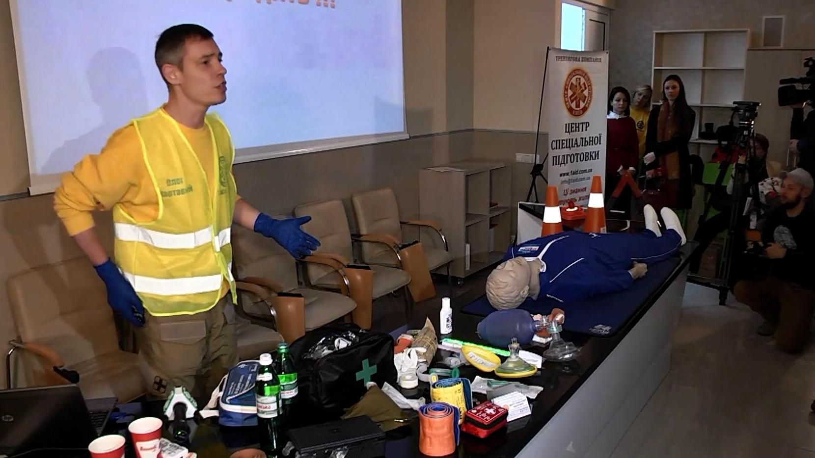 В Киеве провели эксклюзивный урок по дорожной безопасности для молодежи