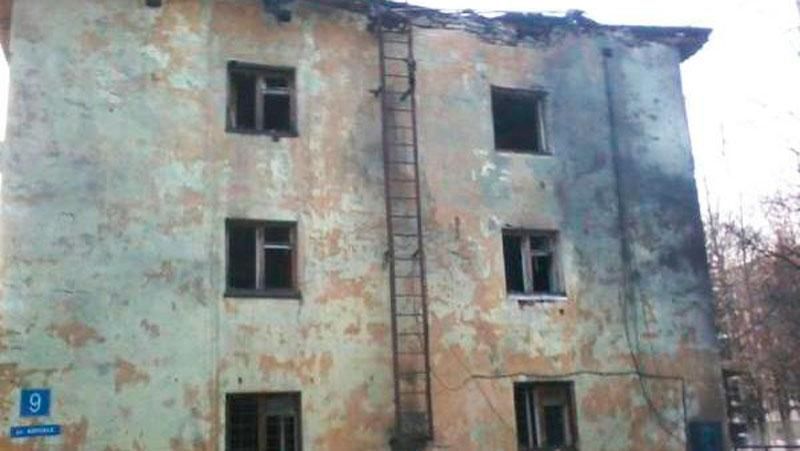 У Росії ракета впала на житловий будинок