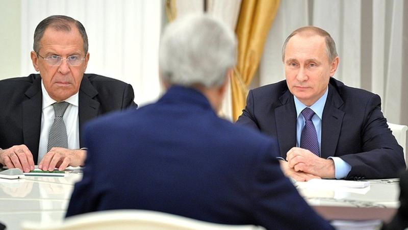 Керри в Москве принимает капитуляцию Путина, — политолог