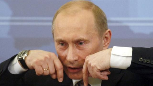 "Путин — вампир?": соцсети распространяют старые фотографии "двойников" российского президента