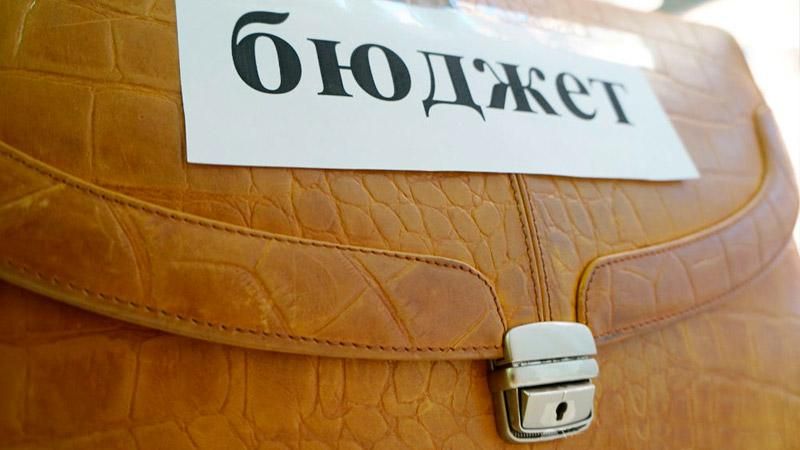 Дві фракції відмовилися приймати бюджет Яценюка Дві фракції відмовилися приймати бюджет Яценюка