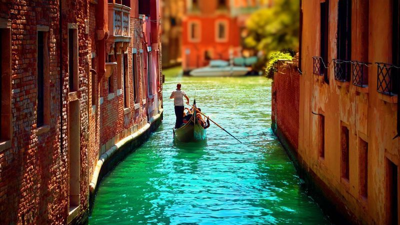 Унікальне місто, яке приваблює туристів тим, що повільно йде під воду Унікальне місто, яке приваблює туристів тим, що повільно йде під воду