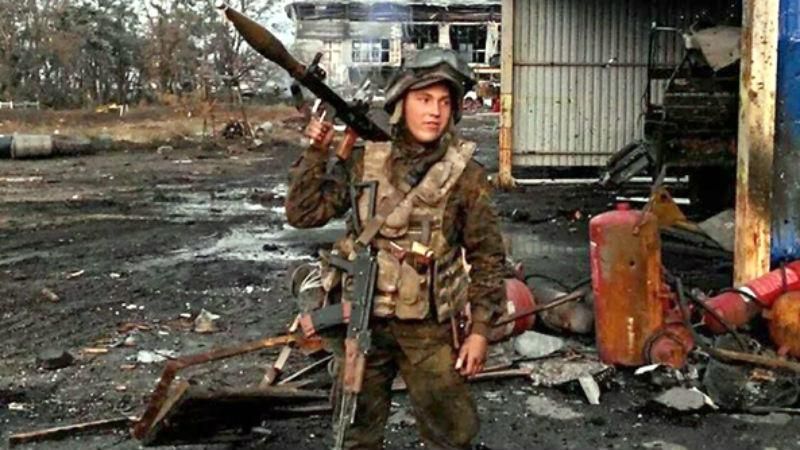 Рік тому загинув наймолодший "кіборг": боєць досі не має статусу учасника бойових дій Рік тому загинув наймолодший "кіборг": боєць досі не має статусу учасника бойових дій