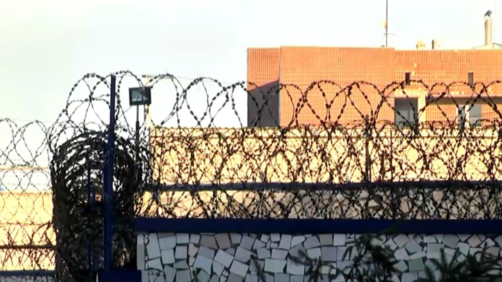 Колишні в'язні розповіли про звірячі знущання в "одній із найкращих колоній країни" Колишні в'язні розповіли про звірячі знущання в "одній із найкращих колоній країни"