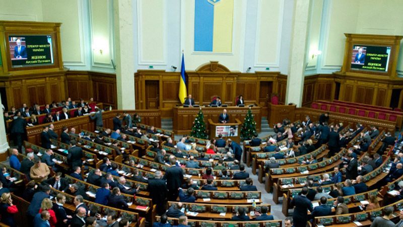 Порошенко збирається звільняти депутатів за прогули Порошенко збирається звільняти депутатів за прогули