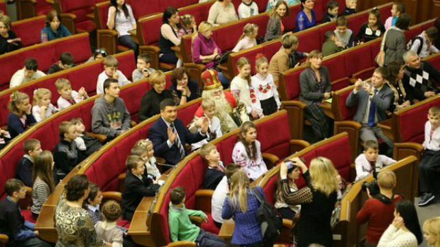 Діти Героїв АТО окупували Верховну Раду Діти Героїв АТО окупували Верховну Раду