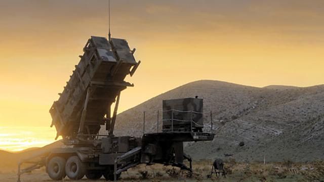 НАТО поможет Турции защитить воздушное пространство НАТО поможет Турции защитить воздушное пространство