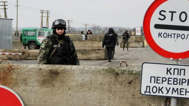 Террористы остались без украинских паспортов и карточек с деньгами Террористы остались без украинских паспортов и карточек с деньгами