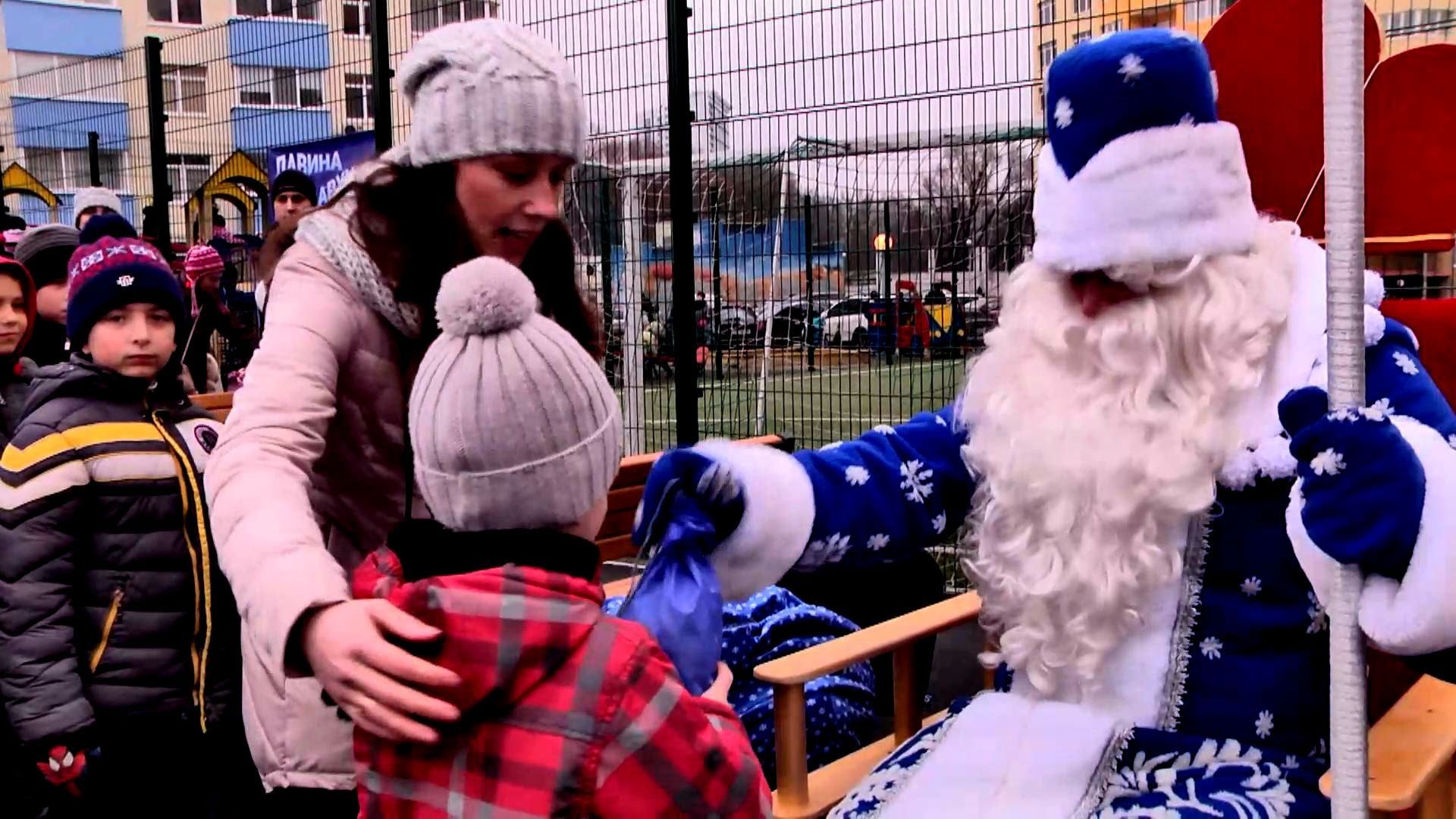 Компания "Интеграл-Буд" поздравила жителей двух жилых комплексов в Киеве Компания "Интеграл-Буд" поздравила жителей двух жилых комплексов в Киеве