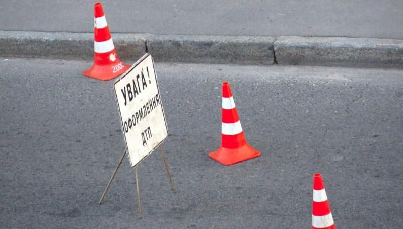 П'яний водій влетів машиною у натовп людей на Закарпатті П'яний водій влетів машиною у натовп людей на Закарпатті