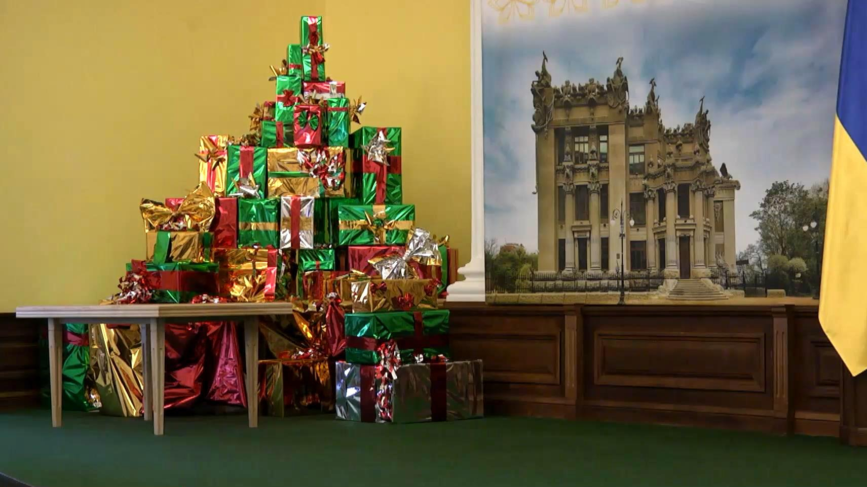 Праздник подарков для бойцов АТО устроили в киевской мэрии