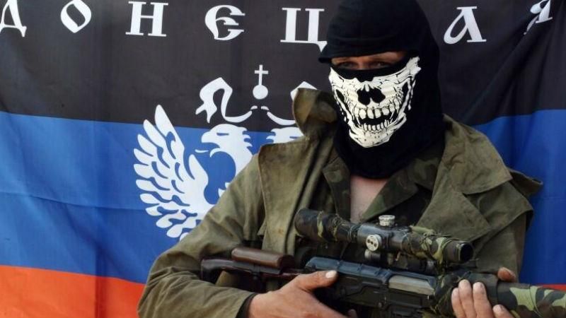 Боевик "ДНР" убил таксиста и бросил труп на дороге, — соцсети Боевик "ДНР" убил таксиста и бросил труп на дороге, — соцсети