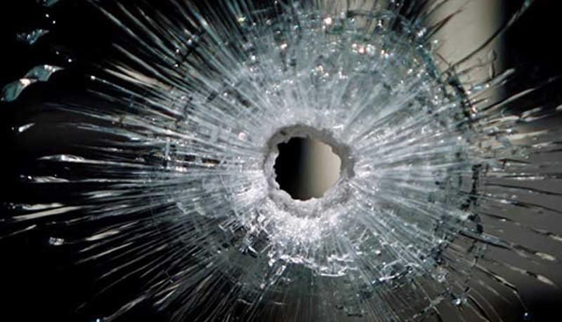 Невідомі розстріляли таксі у Києві: з'явились подробиці смертельного інциденту Невідомі розстріляли таксі у Києві: з'явились подробиці смертельного інциденту