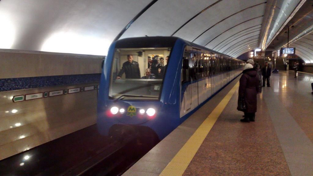 На новогодние праздники киевское метро будет работать дольше На новогодние праздники киевское метро будет работать дольше