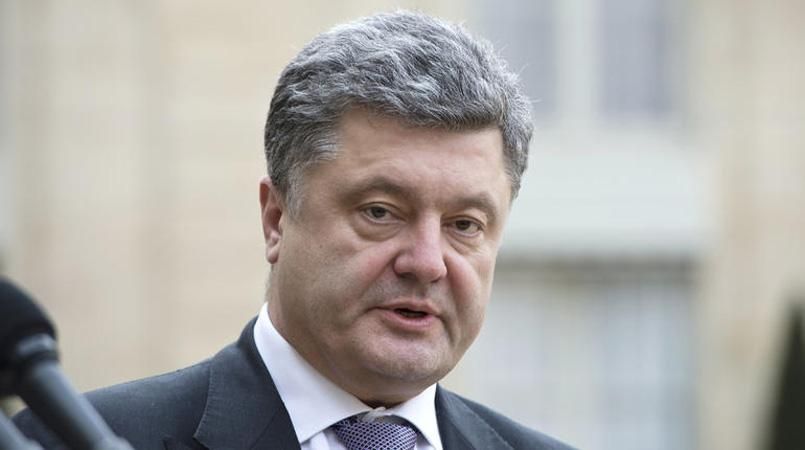 Порошенко розповів, як вирішуватимуть питання з електрикою для Криму