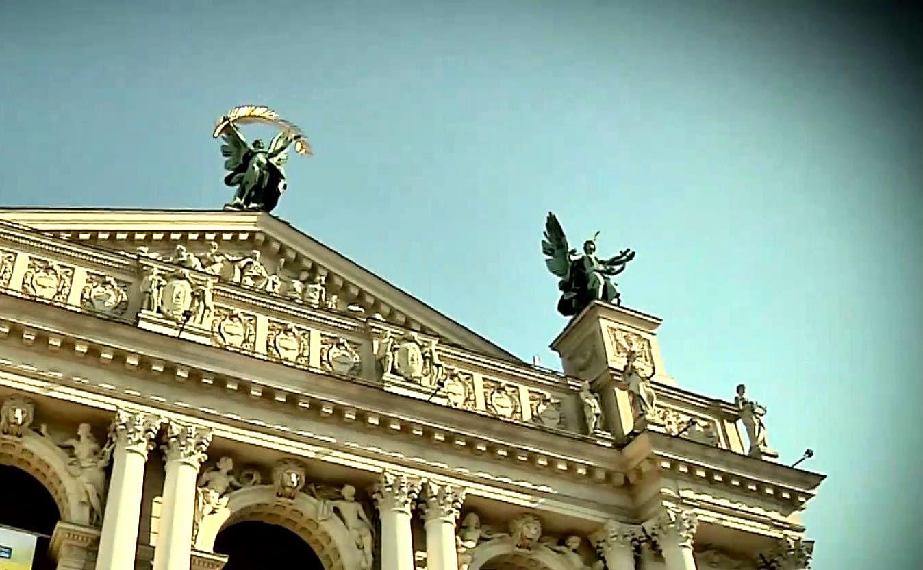 Які відомі архітектурні споруди України збудували поляки Які відомі архітектурні споруди України збудували поляки