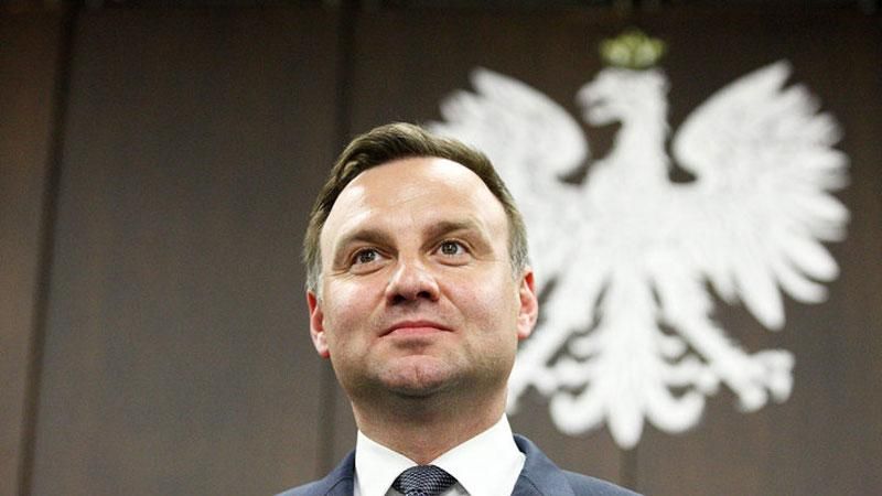 Президент Польши призвал не оставлять Украину саму
