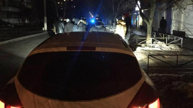 Водитель забаррикадировался от полиции в авто на 10 часов