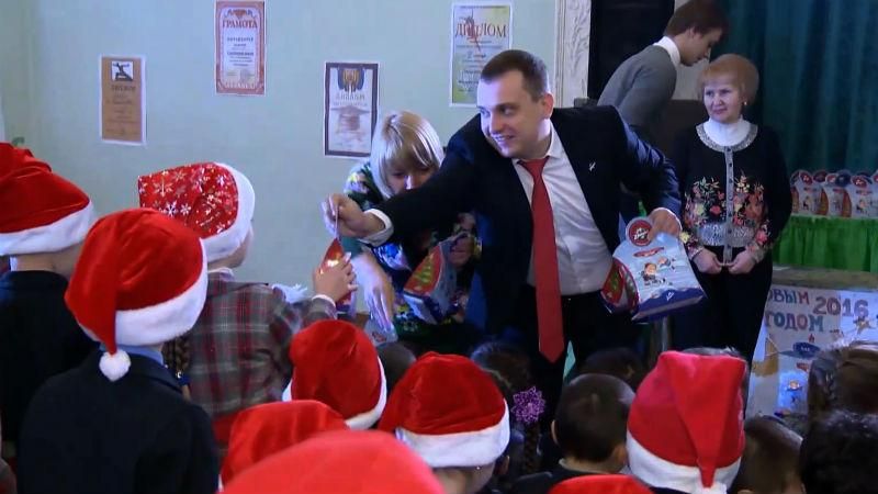 Фонд Бориса Колеснікова привіз новорічні подарунки для дітей з Донецької області Фонд Бориса Колеснікова привіз новорічні подарунки для дітей з Донецької області