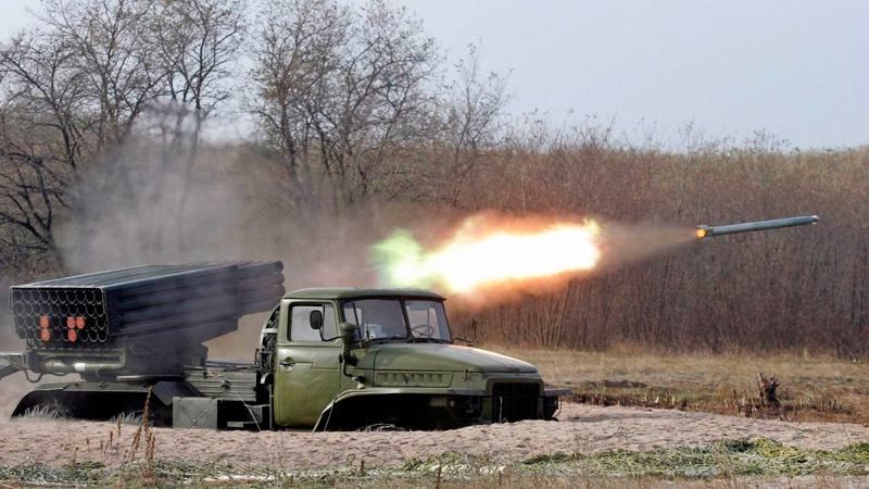Терористи вдарили "Градом" по українських позиціях