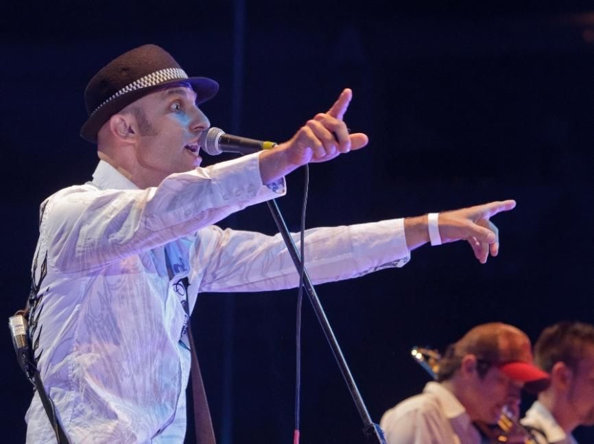 Легендарний гурт "Мед Хедс" закликає до революції Легендарний гурт "Мед Хедс" закликає до революції