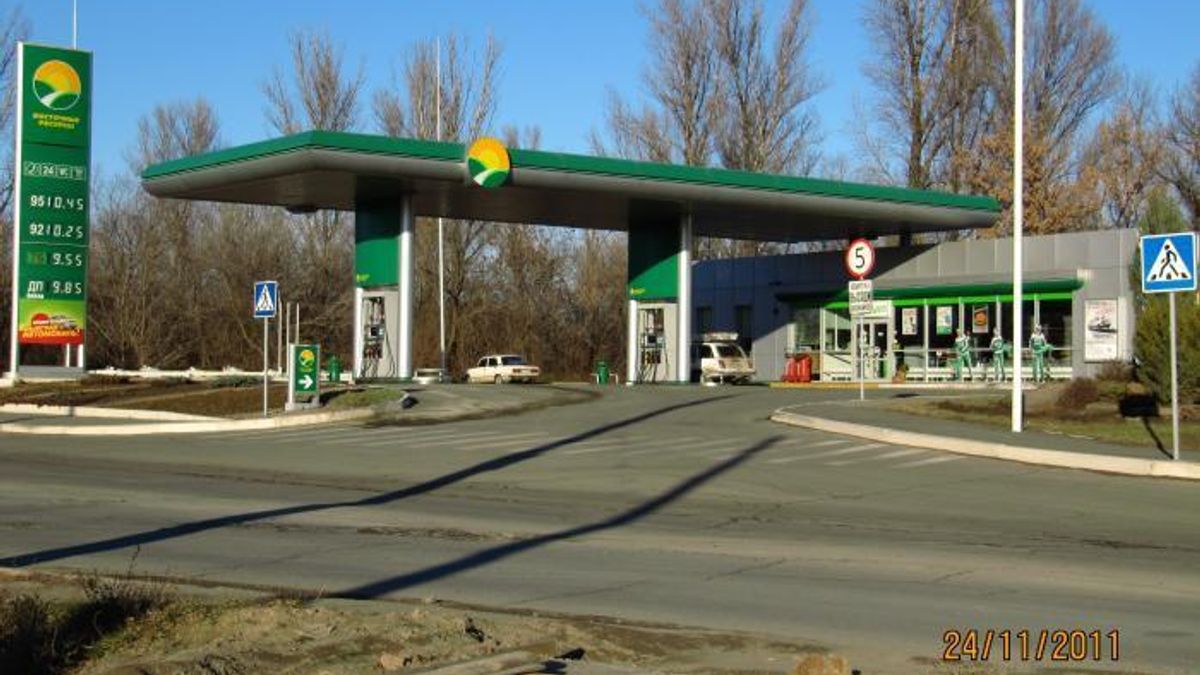 АЗС депутата-регіонала працюватимуть в "ЛНР" АЗС депутата-регіонала працюватимуть в "ЛНР"