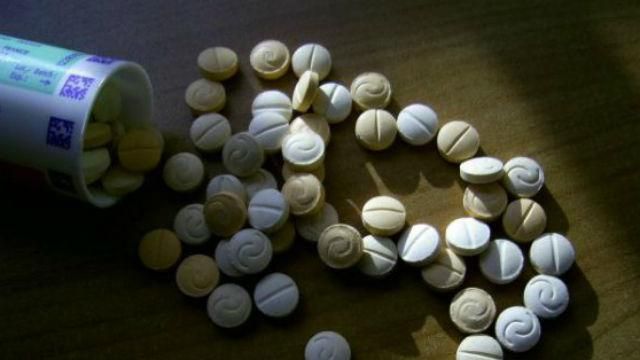 На Київщині поліцейський приторговував амфетаміном На Київщині поліцейський приторговував амфетаміном