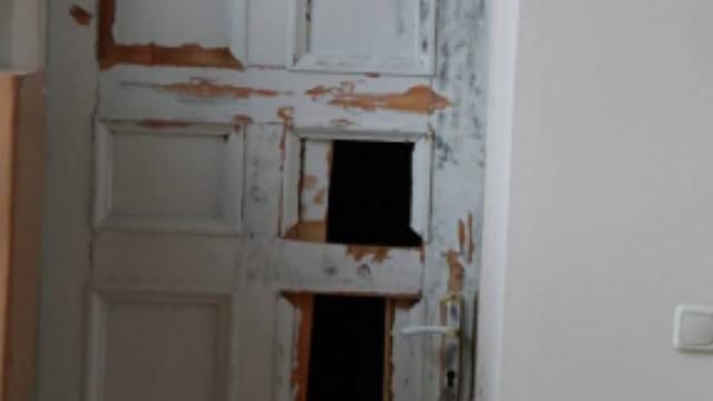У Полтаві вибили двері в кабінет мера: опубліковані фото 