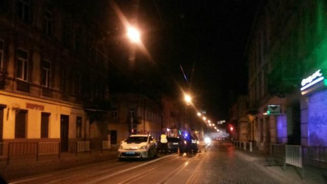 У Львові нічна ДТП за участю поліції: з'явились фото