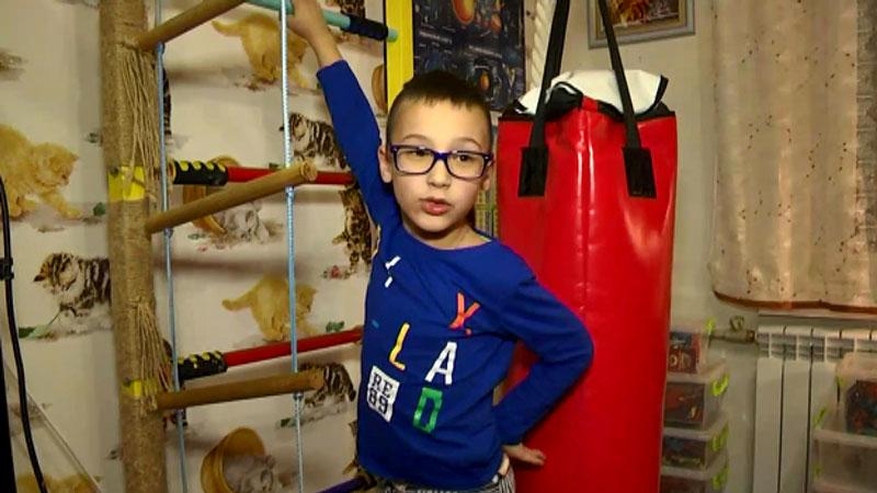 Маленький вундеркинд из Харькова уже проводит собственные опыты