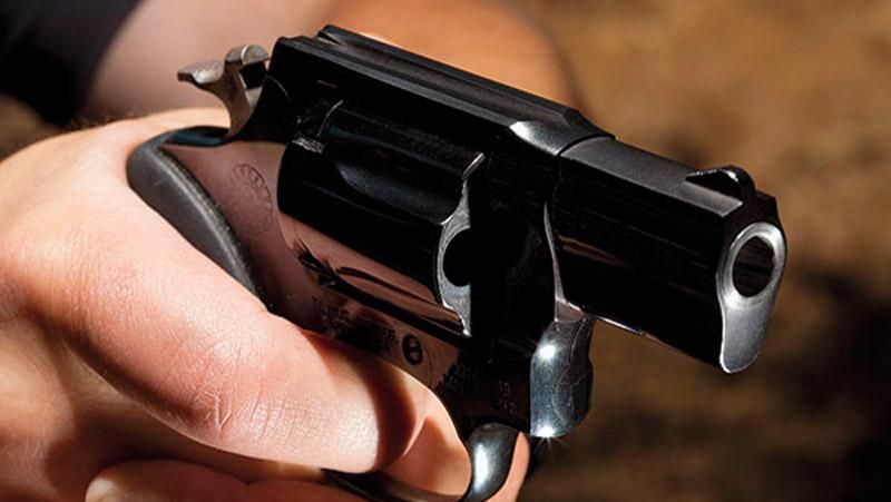 Стрілянина в Києві: чоловіка вбили біля під'їзду Стрілянина в Києві: чоловіка вбили біля під'їзду