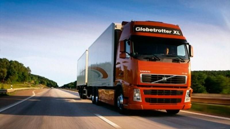 Угорщина не дає Україні дозволів на вантажоперевезення