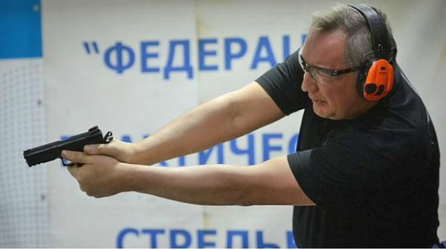 Віце-прем'єр Росії вистрелив собі в ногу: бурхлива реакція соцмереж  