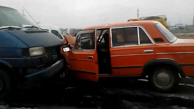 Масштабна ДТП на Черкащині: внаслідок зіткнення машини спалахнули, є загиблий Масштабна ДТП на Черкащині: внаслідок зіткнення машини спалахнули, є загиблий