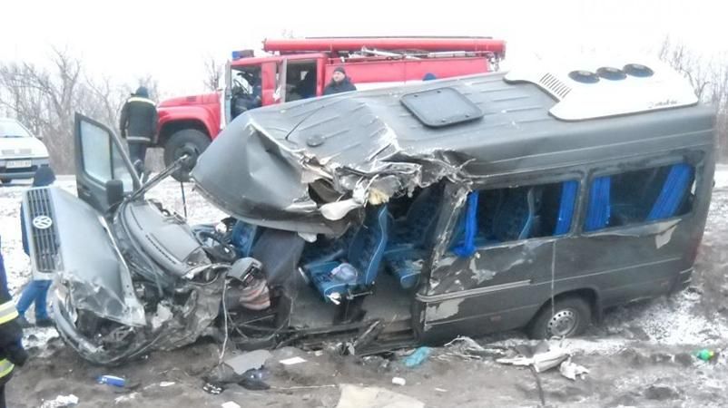 Две маршрутки серьезно столкнулись в Кировоградской области Две маршрутки серьезно столкнулись в Кировоградской области