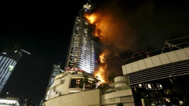 У Дубаї горить один з найвищих готелів міста: з'явились вражаючі фото та відео