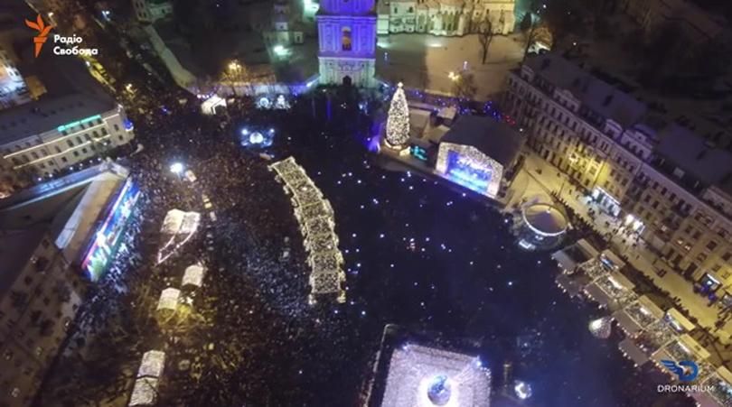 Новий рік між двома дзвіницями: святковий Київ зняли з безпілотника