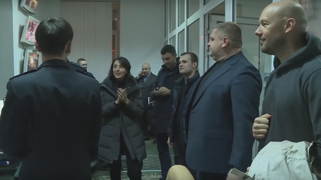 Голова Національної поліції зустріла Новий рік на роботі Голова Національної поліції зустріла Новий рік на роботі