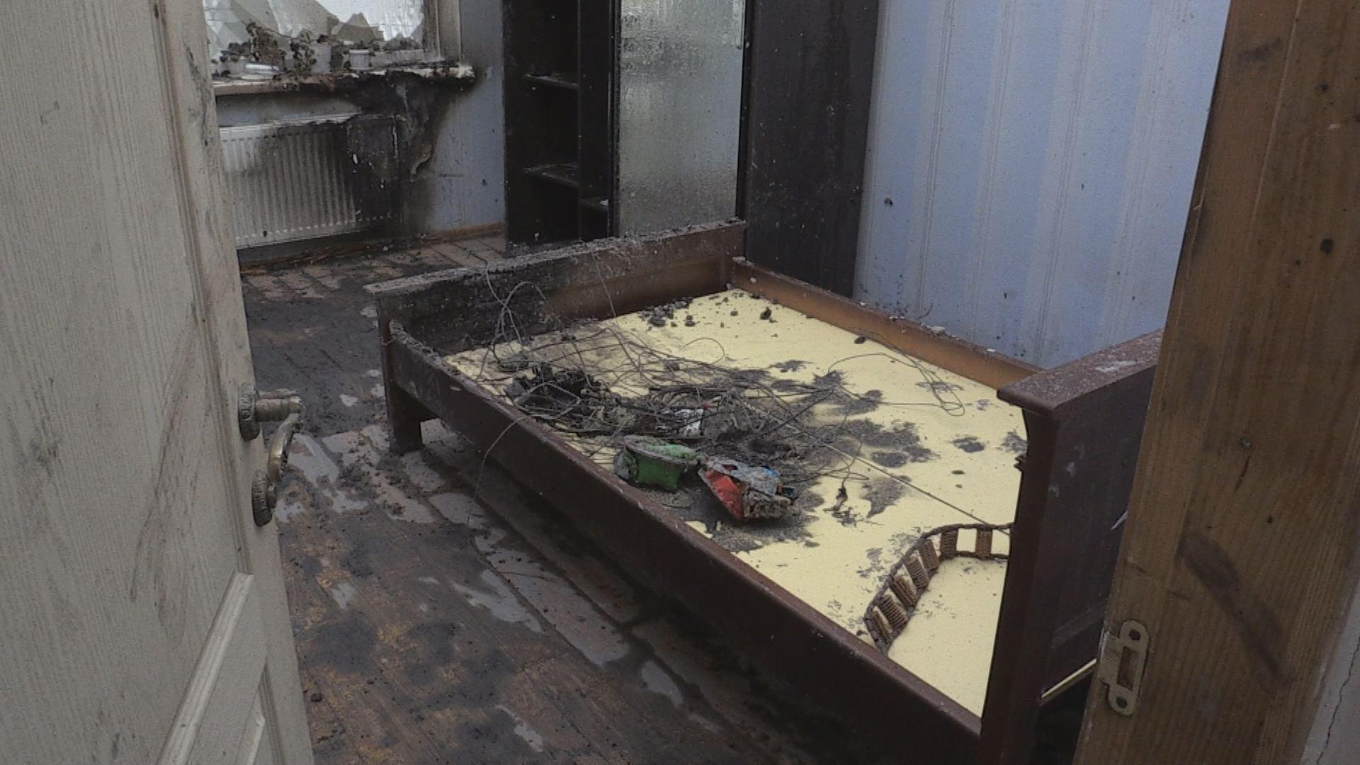 Негодяи, что запускали фейерверки, оставили без дома семью с ребенком