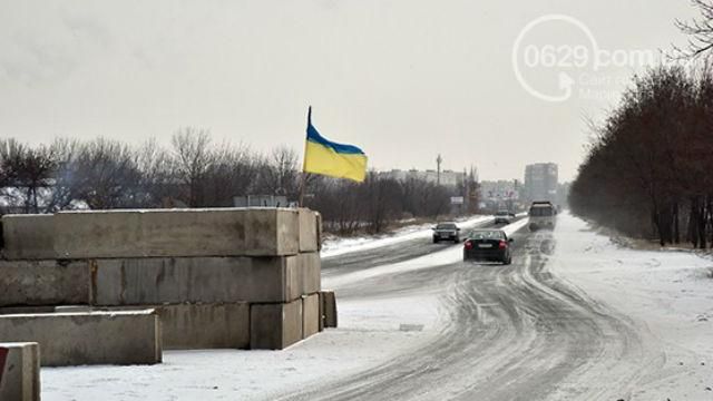 В Маріуполі п’яні чоловіки ледь не зарізали таксиста, вимагаючи їхати в окупацію