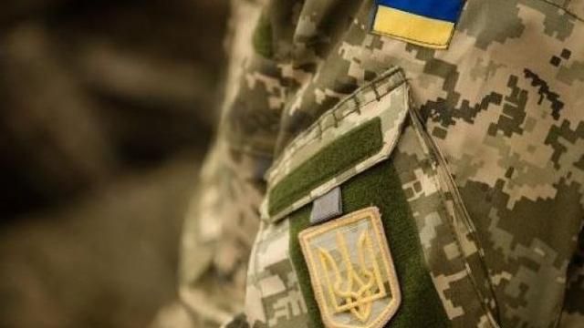 Контрактна армія війну не виграє, — Полторак