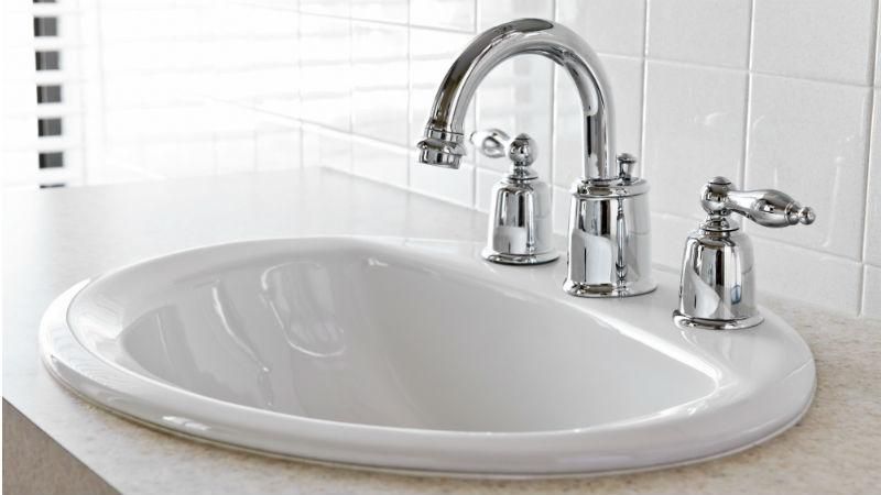 В Крыму тысячи людей остались без воды В Крыму тысячи людей остались без воды