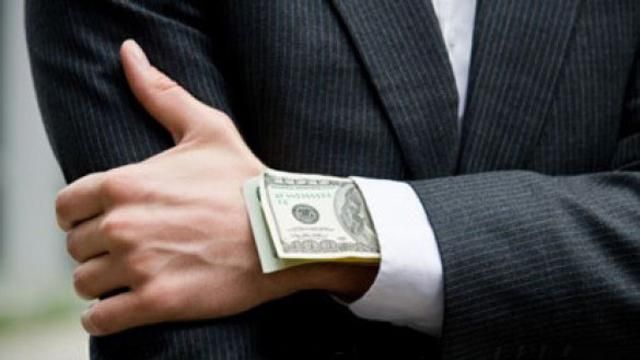 СБУ разоблачила чиновников, которые прокручивали миллионные сделки в прифронтовой зоне СБУ разоблачила чиновников, которые прокручивали миллионные сделки в прифронтовой зоне