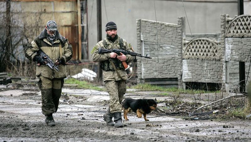 Спостерігачі ОБСЄ натрапили на бойовиків у Комінтерновому